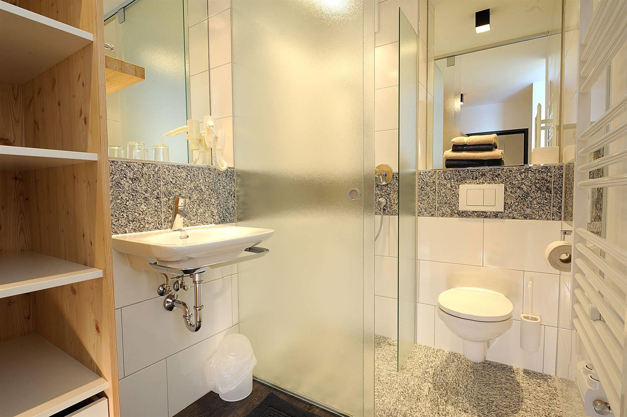 Chasa Altana Apartment อิสชเกิล ภายนอก รูปภาพ