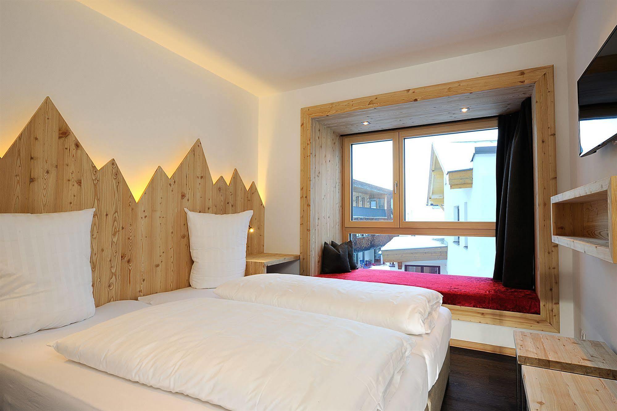 Chasa Altana Apartment อิสชเกิล ภายนอก รูปภาพ